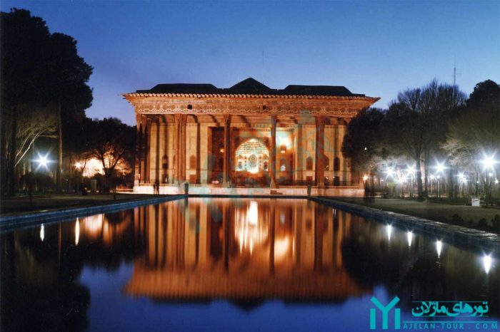 تور کاخهای اصفهان